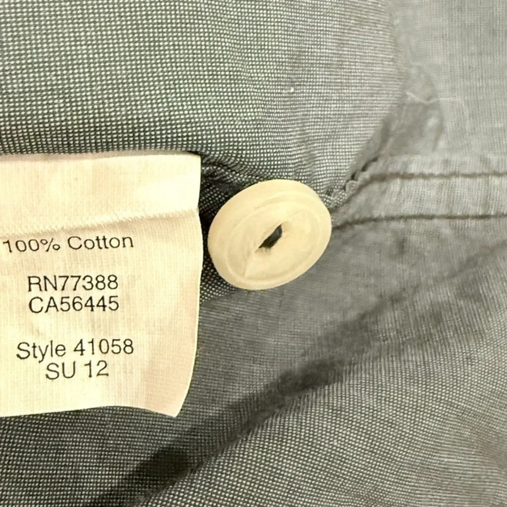 J. Crew Mens Size Med Gray 100% Cotton Long Sleeve Button Down Workshirt Classic